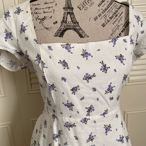 Forever 21 NWT White Dress Floral Back Cut Out - Picture 12 of 14